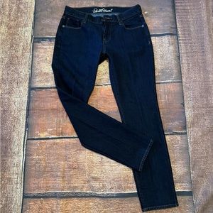 Old Navy Sweetheart skinny jeans. Ladies 6 short